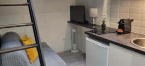 Petite chambre coquine à Paris !